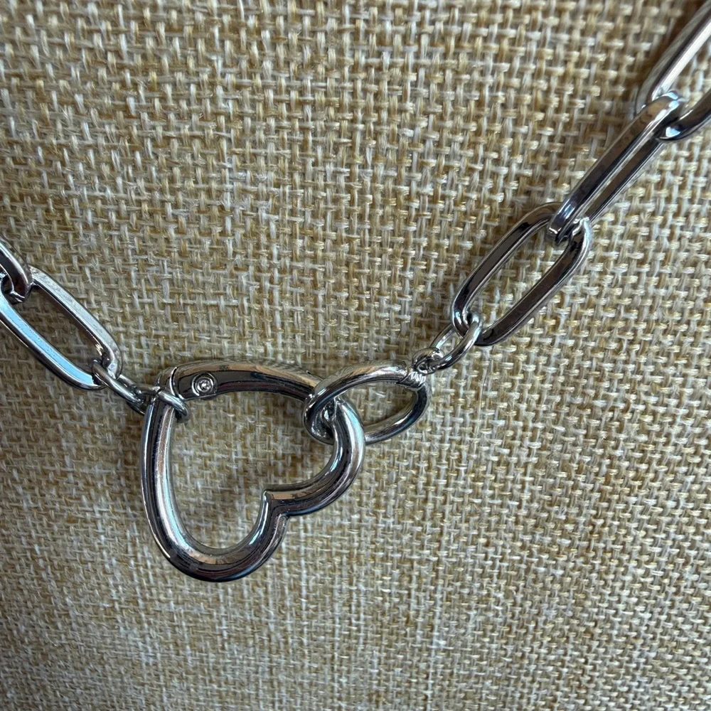 Polished Silver Heart Link Chain Necklace - Women's Fashion - Picture 2 of 4